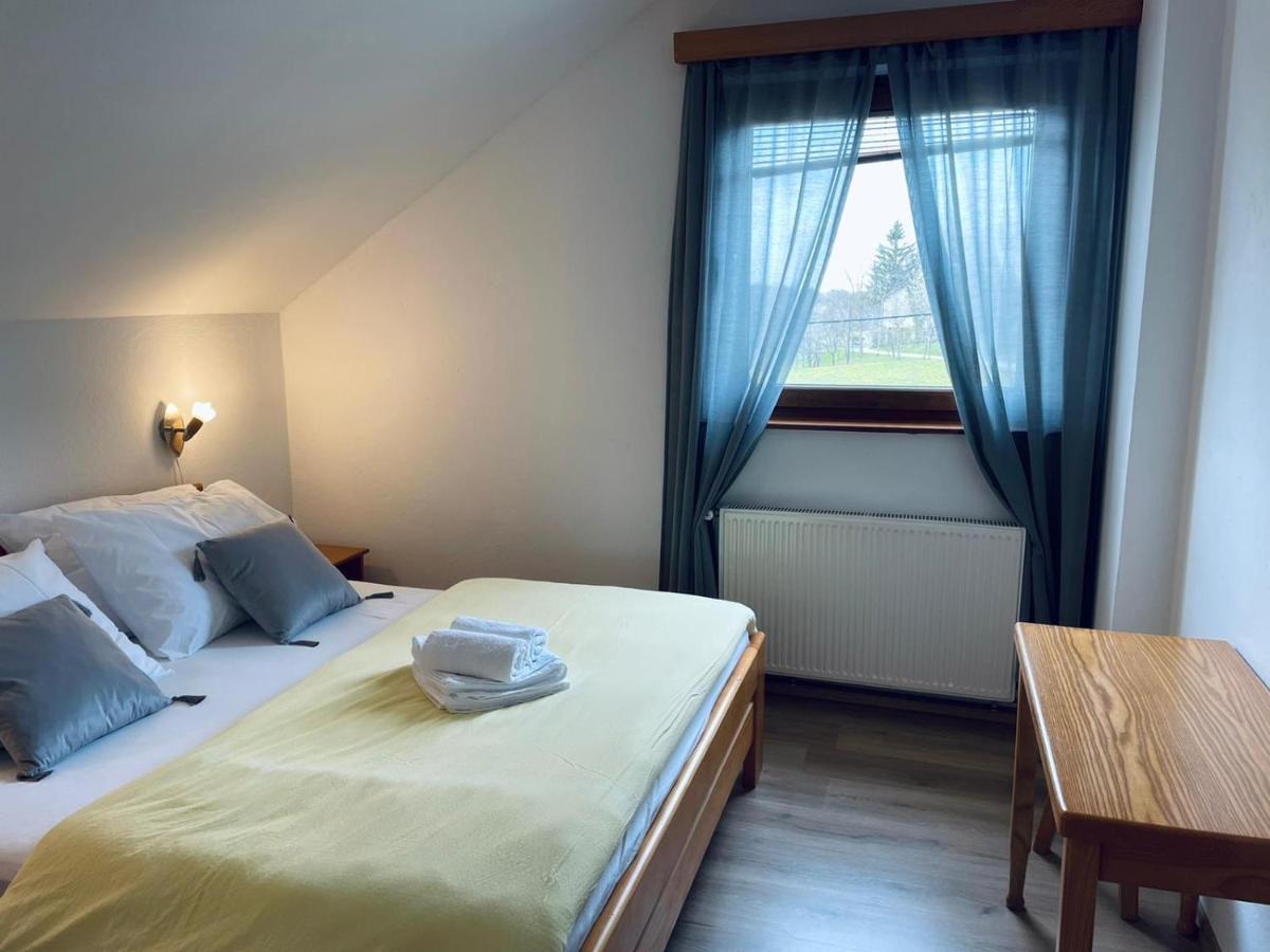 Guest House Family Dukic Rakovica Exteriör bild