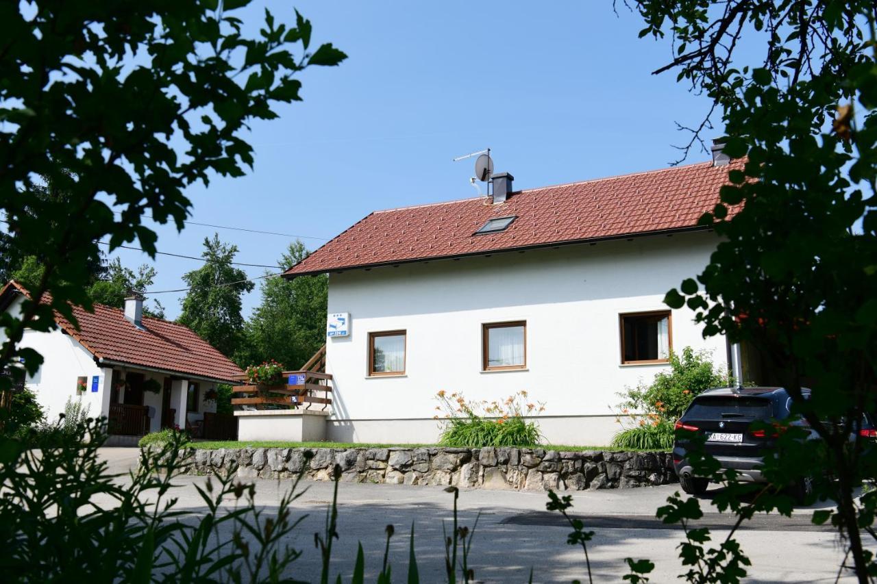 Guest House Family Dukic Rakovica Exteriör bild