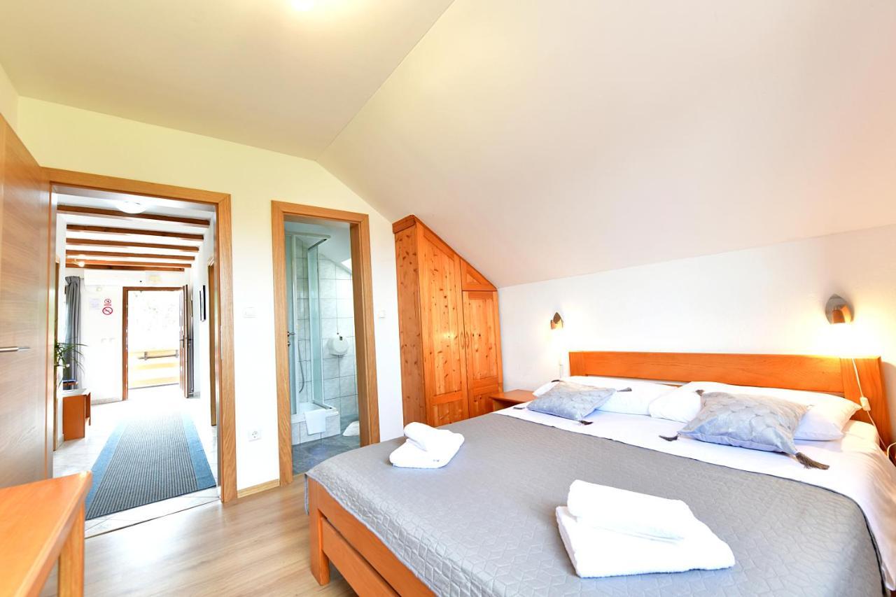 Guest House Family Dukic Rakovica Exteriör bild
